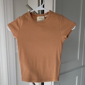 Maeve Short Sleeve Ribbed Tee in Camel, XXS.